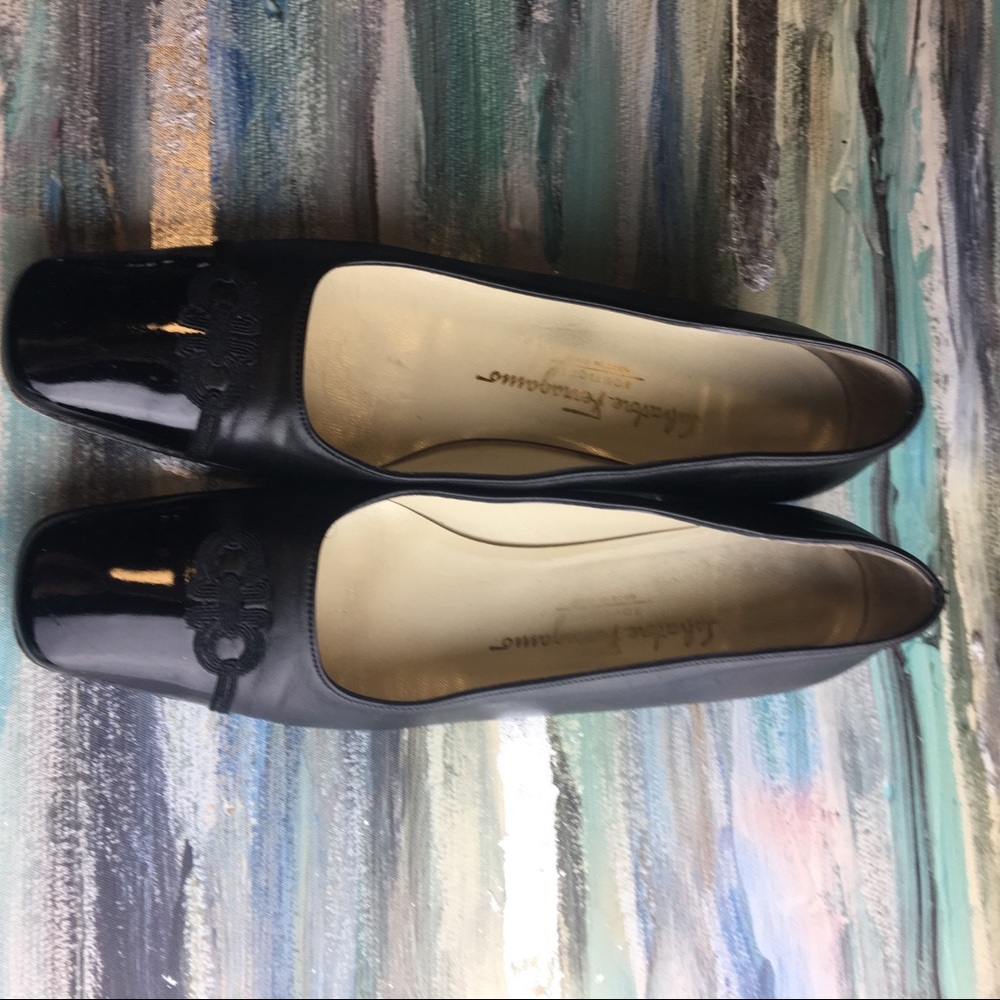 Salvatore Ferragamo boutique captoe pump. Size 7.5